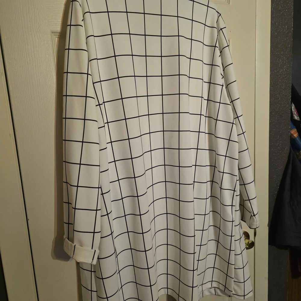 MELLODAY White and Black Grid Blazer - Picture 2 of 4